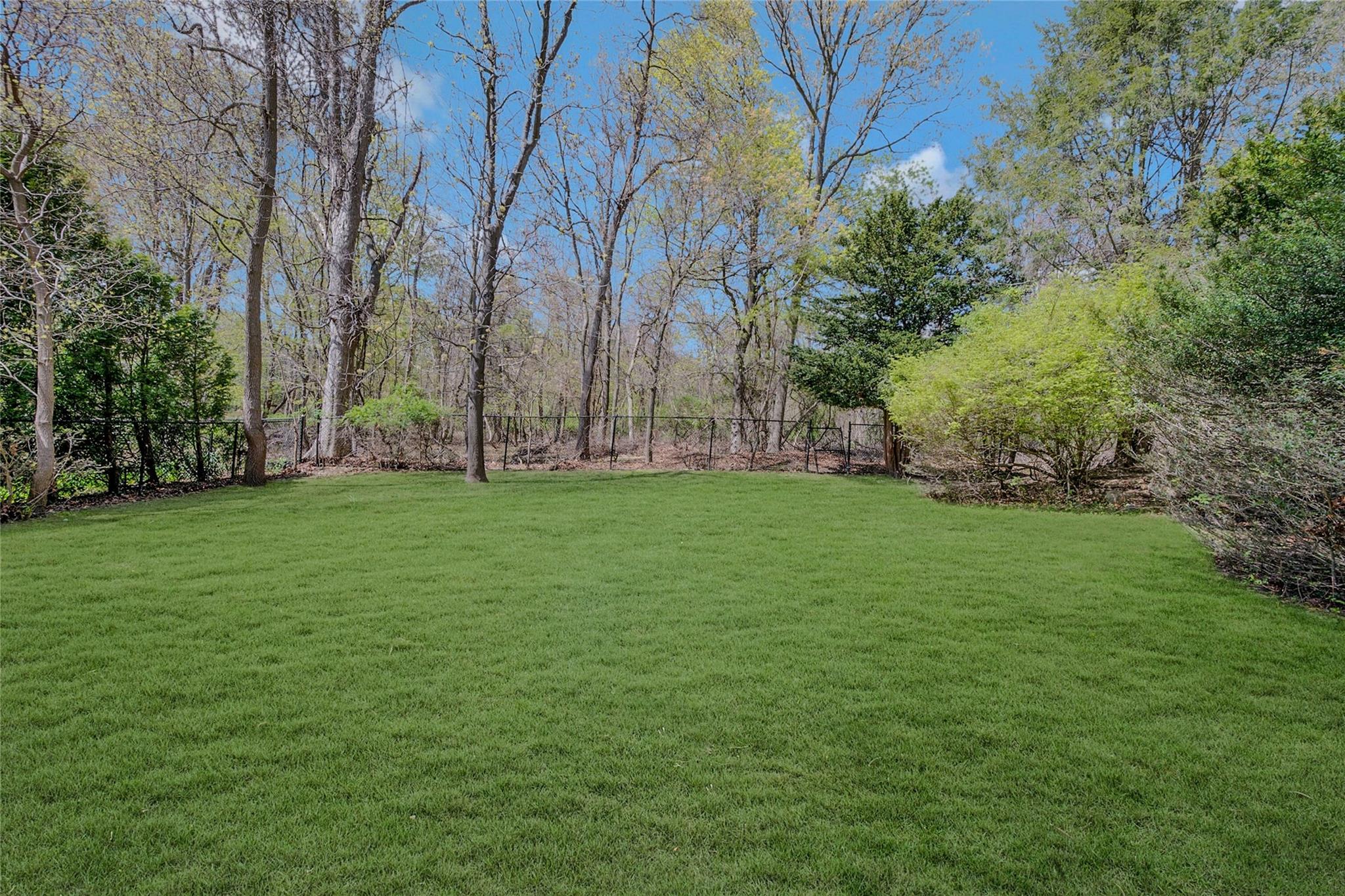 10 Ellen Drive, Port Jefferson, New York image 34