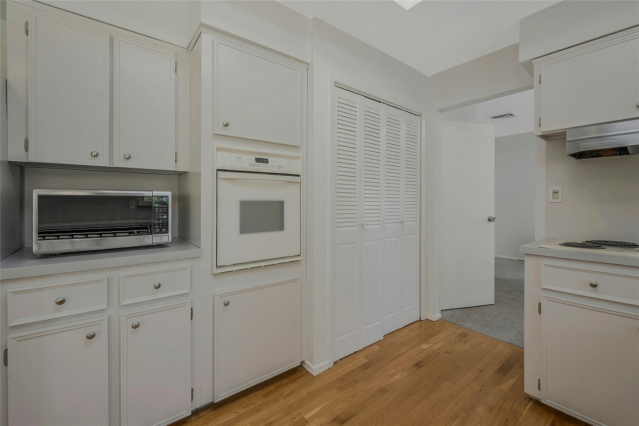 10 Ellen Drive, Port Jefferson, New York image 16