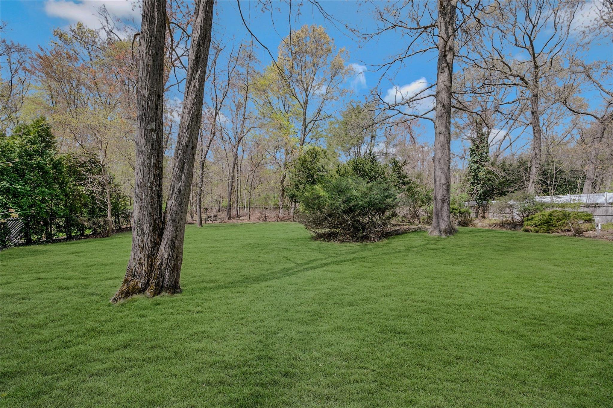 10 Ellen Drive, Port Jefferson, New York image 33