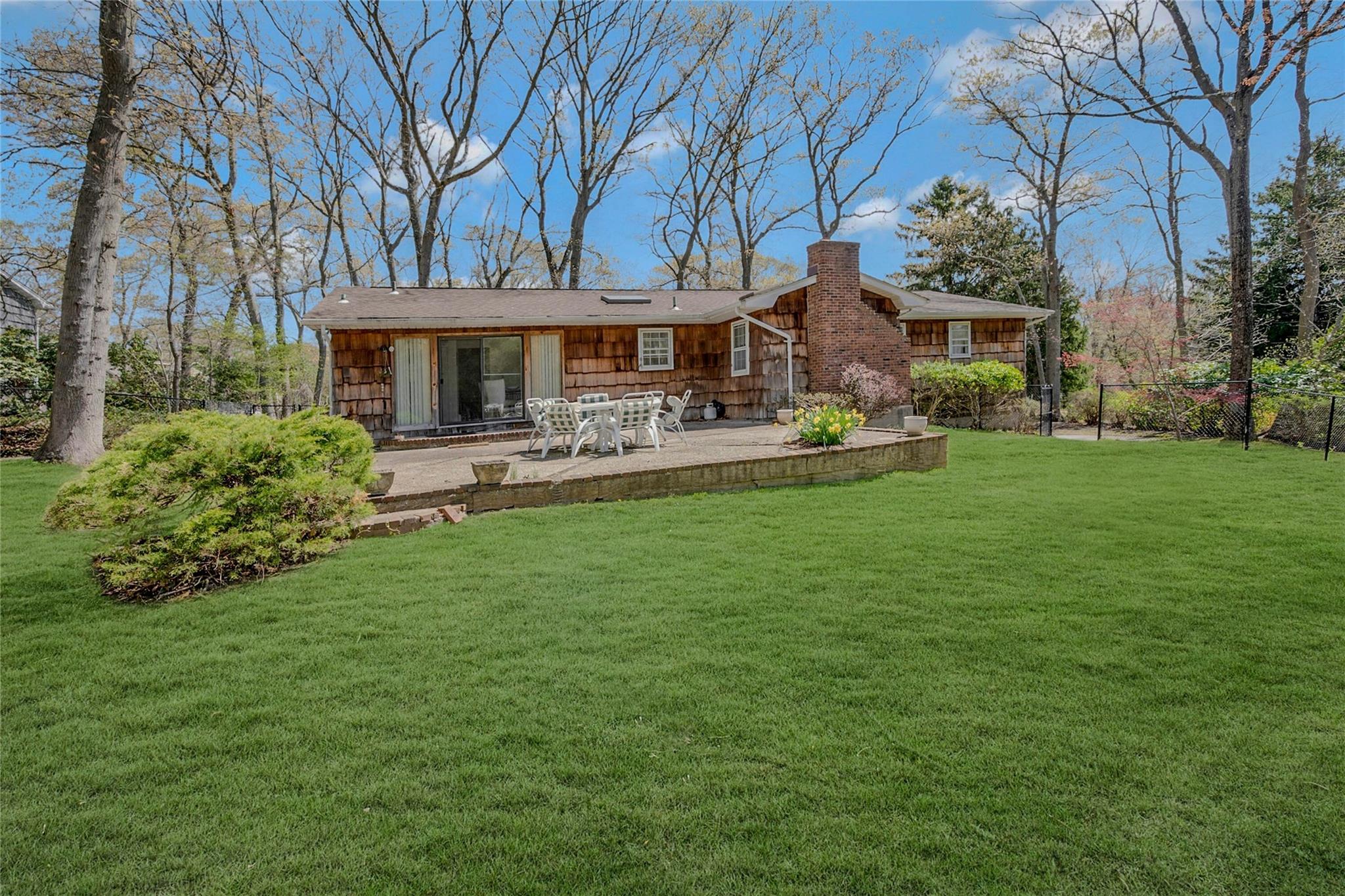 10 Ellen Drive, Port Jefferson, New York image 42