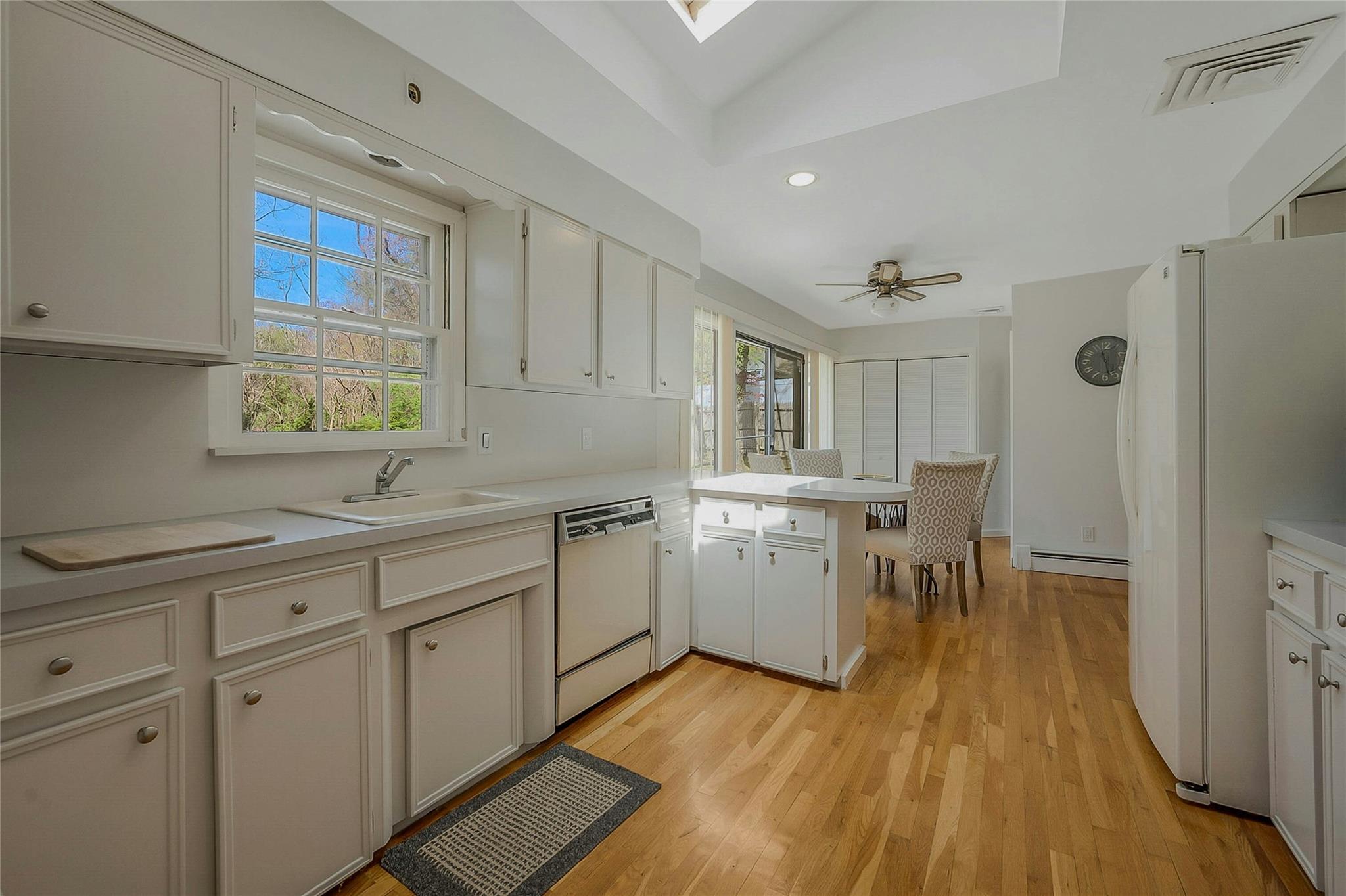 10 Ellen Drive, Port Jefferson, New York image 18