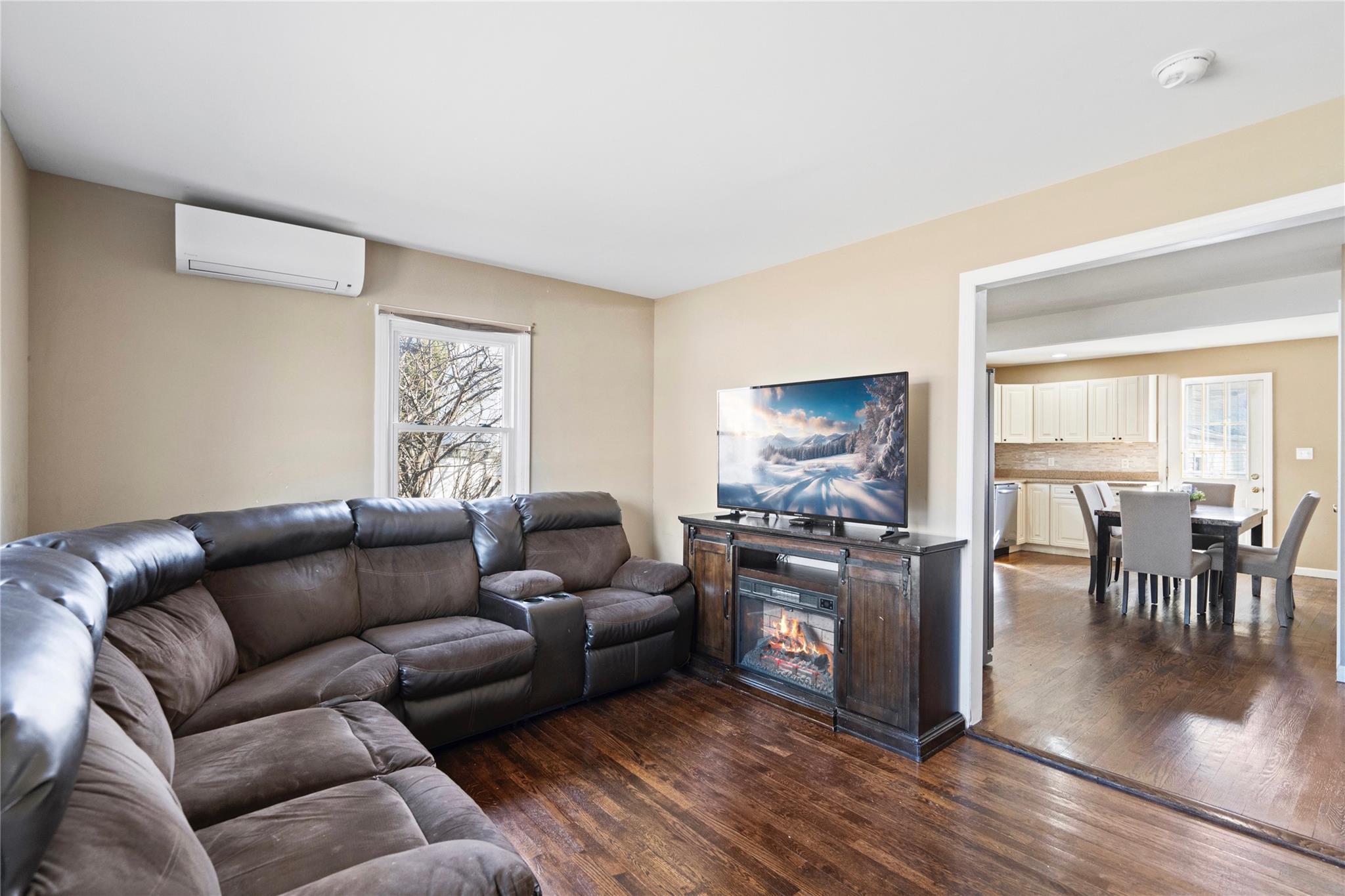 49 Anderson Avenue Ave, North Babylon, New York image 10