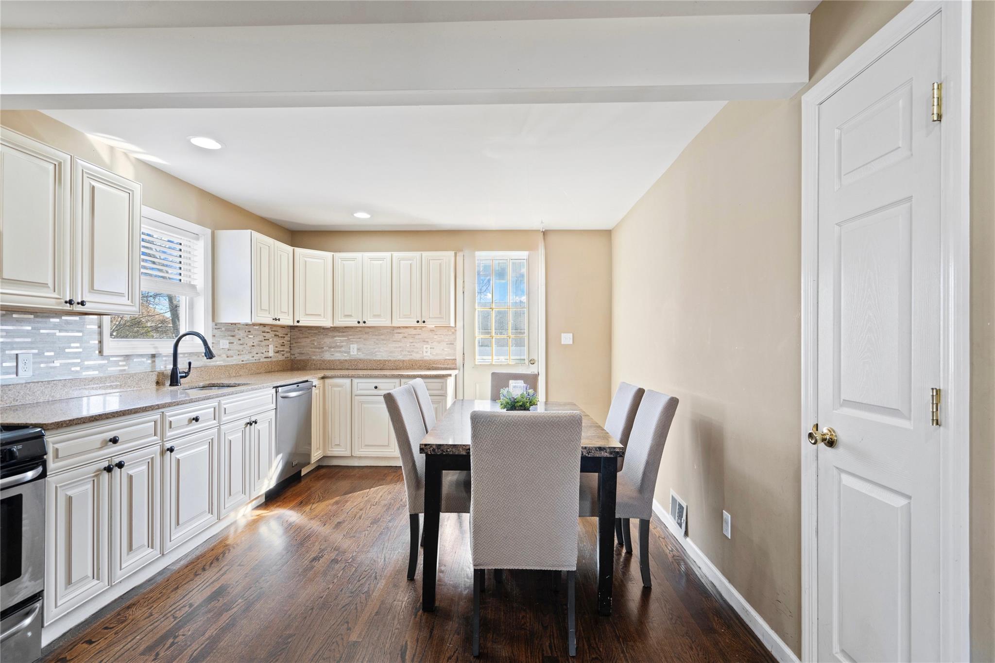 49 Anderson Avenue Ave, North Babylon, New York image 8