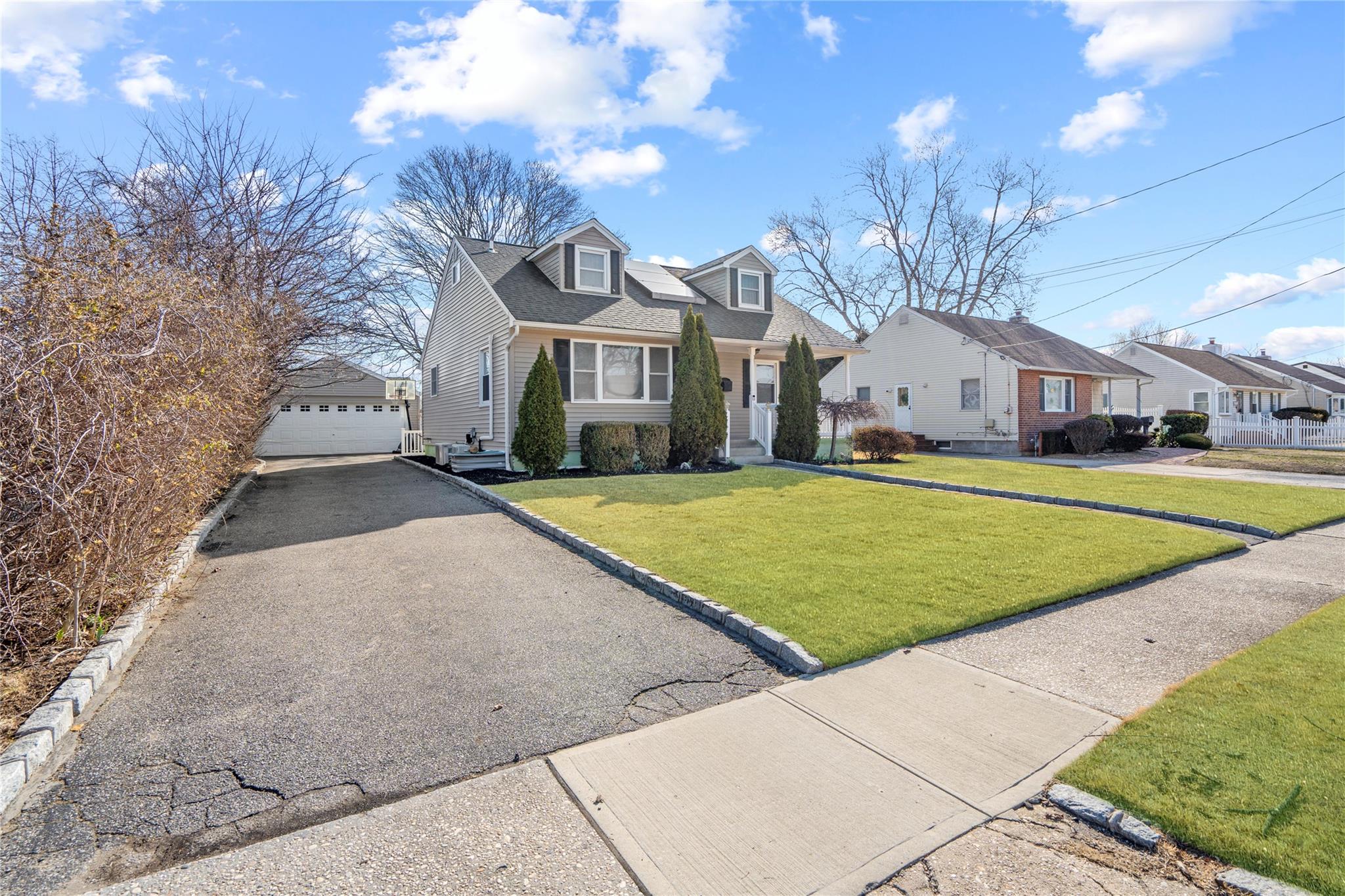 49 Anderson Avenue Ave, North Babylon, New York image 2