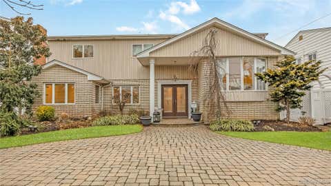 Homes For Sale - 2876 Shore Road<br/> Nassau County, Bellmore, NY 11710