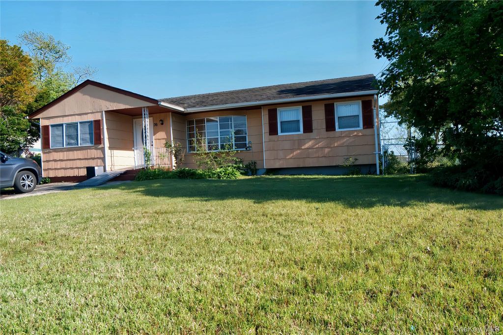 Photo of 36 Jackson Avenue, Centereach, NY 11720 (MLS # 1001510)