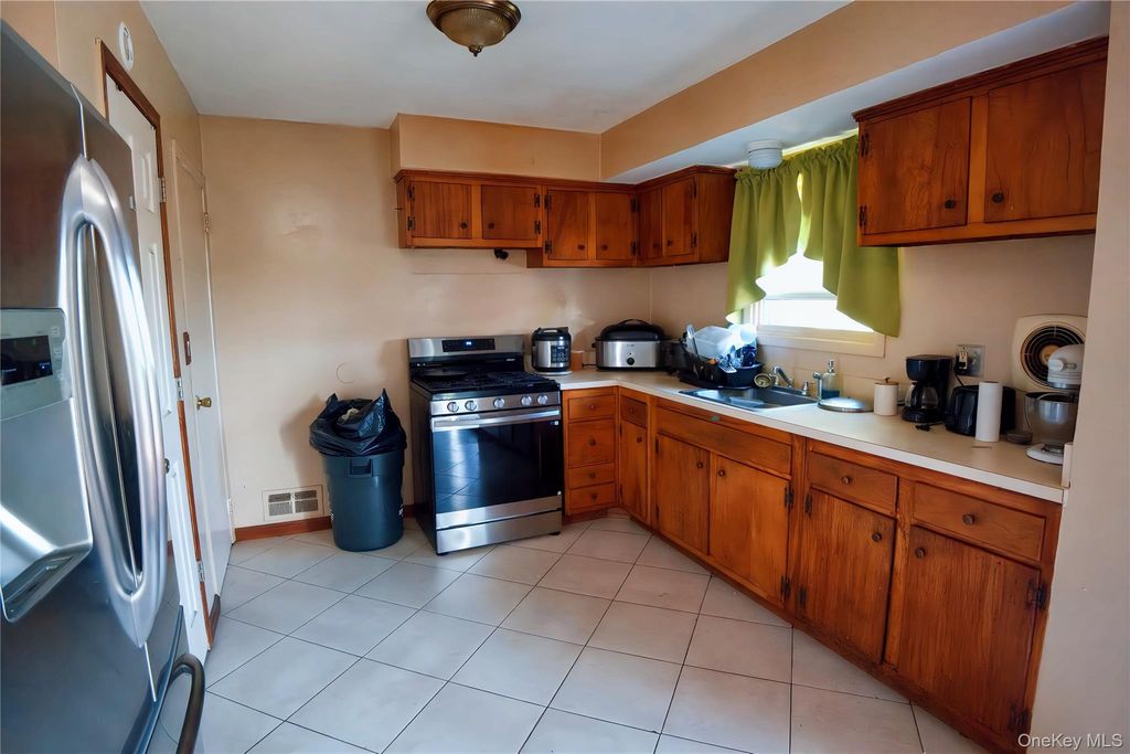 Photo of 36 Jackson Avenue, Centereach, NY 11720 (MLS # 1001510)