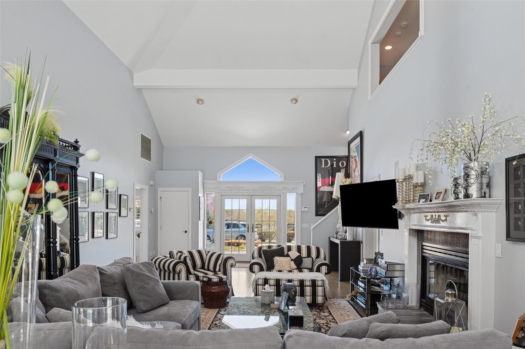 Polo Grounds Lane, East Quogue, Hamptons, NY - 7 Bedrooms  
7 Bathrooms - 