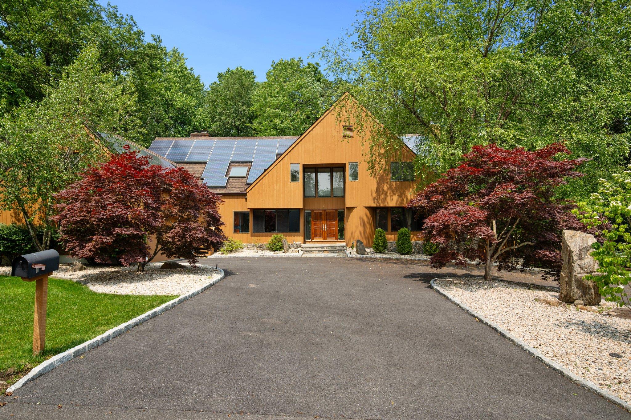Property for Sale at Ponds Lane, Purchase, New York - Bedrooms: 5 
Bathrooms: 6 
Rooms: 12  - $1,999,999