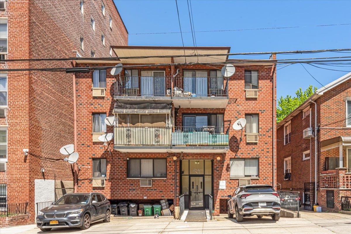 Property for Sale at Wetherole Street 2A, Rego Park, Queens, NY - Bedrooms: 2 
Bathrooms: 2 
Rooms: 7  - $849,999