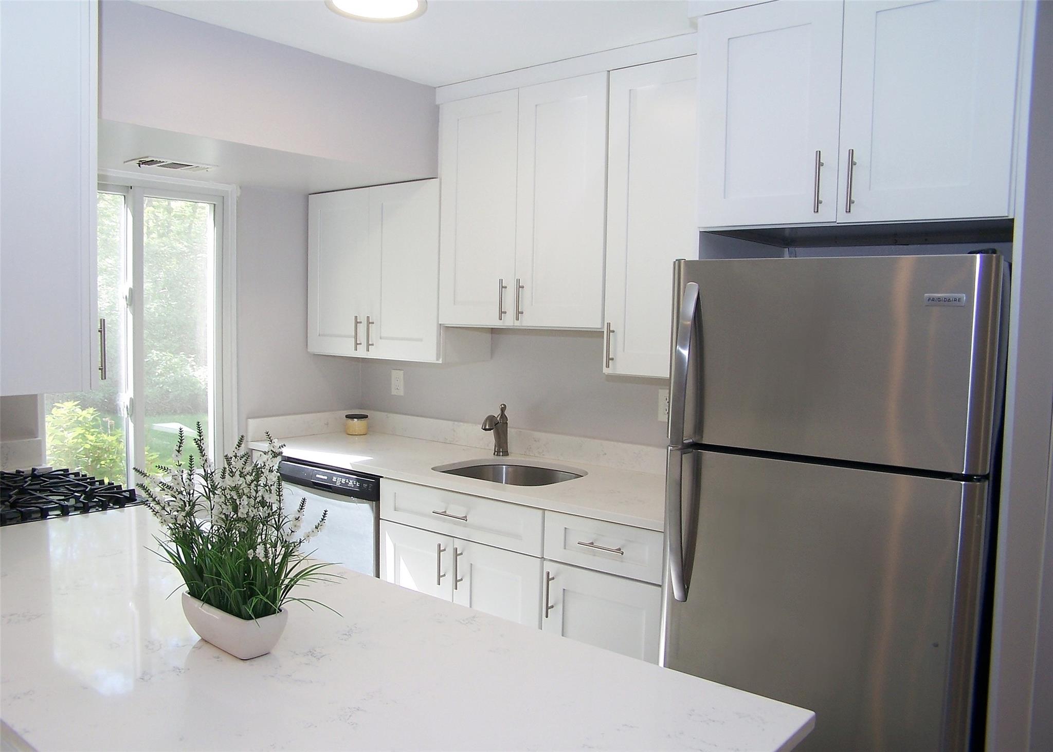 7 Laramie Court #7, Coram, New York image 6