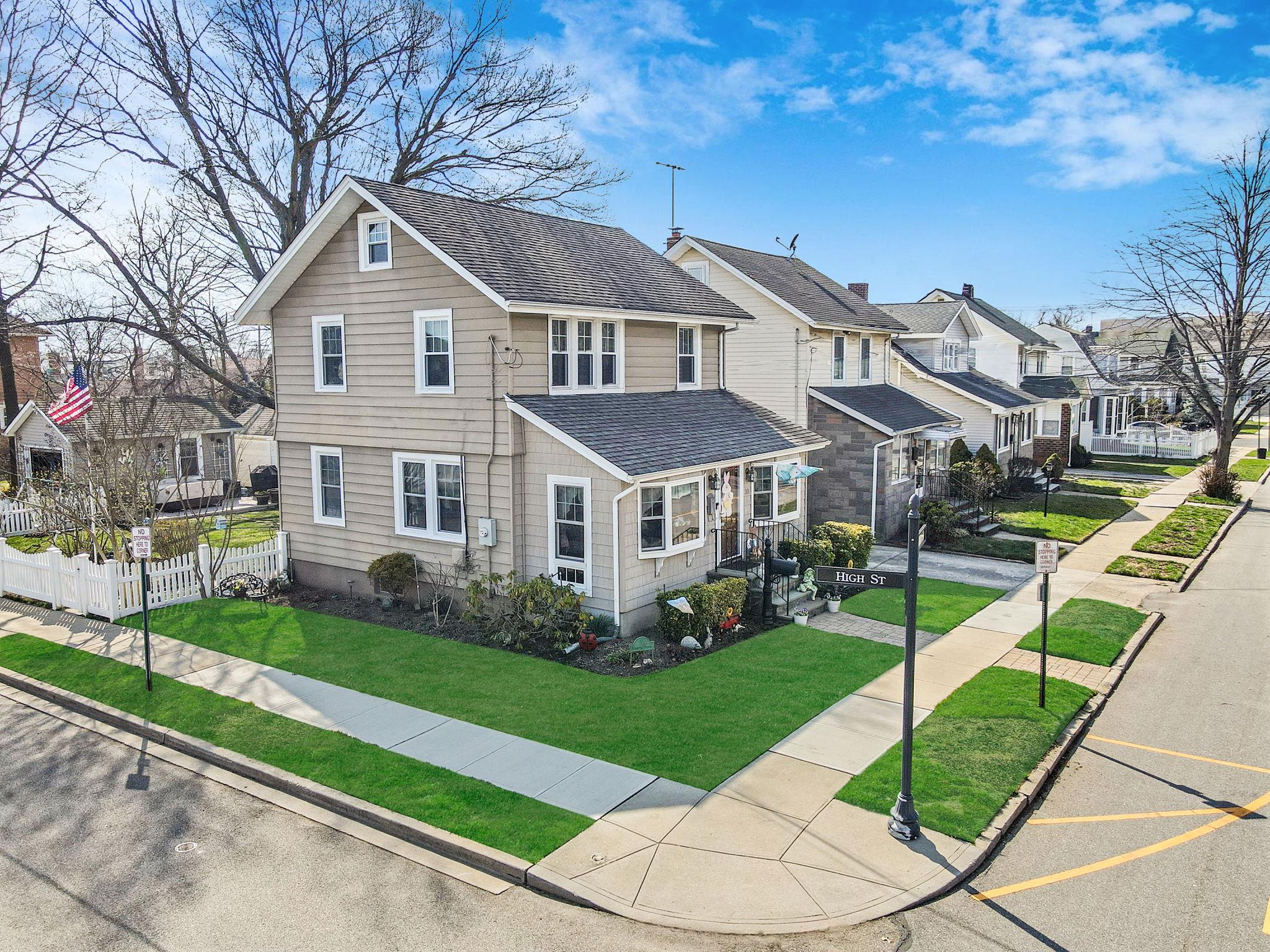 30 Scranton Avenue, Lynbrook, New York image 2