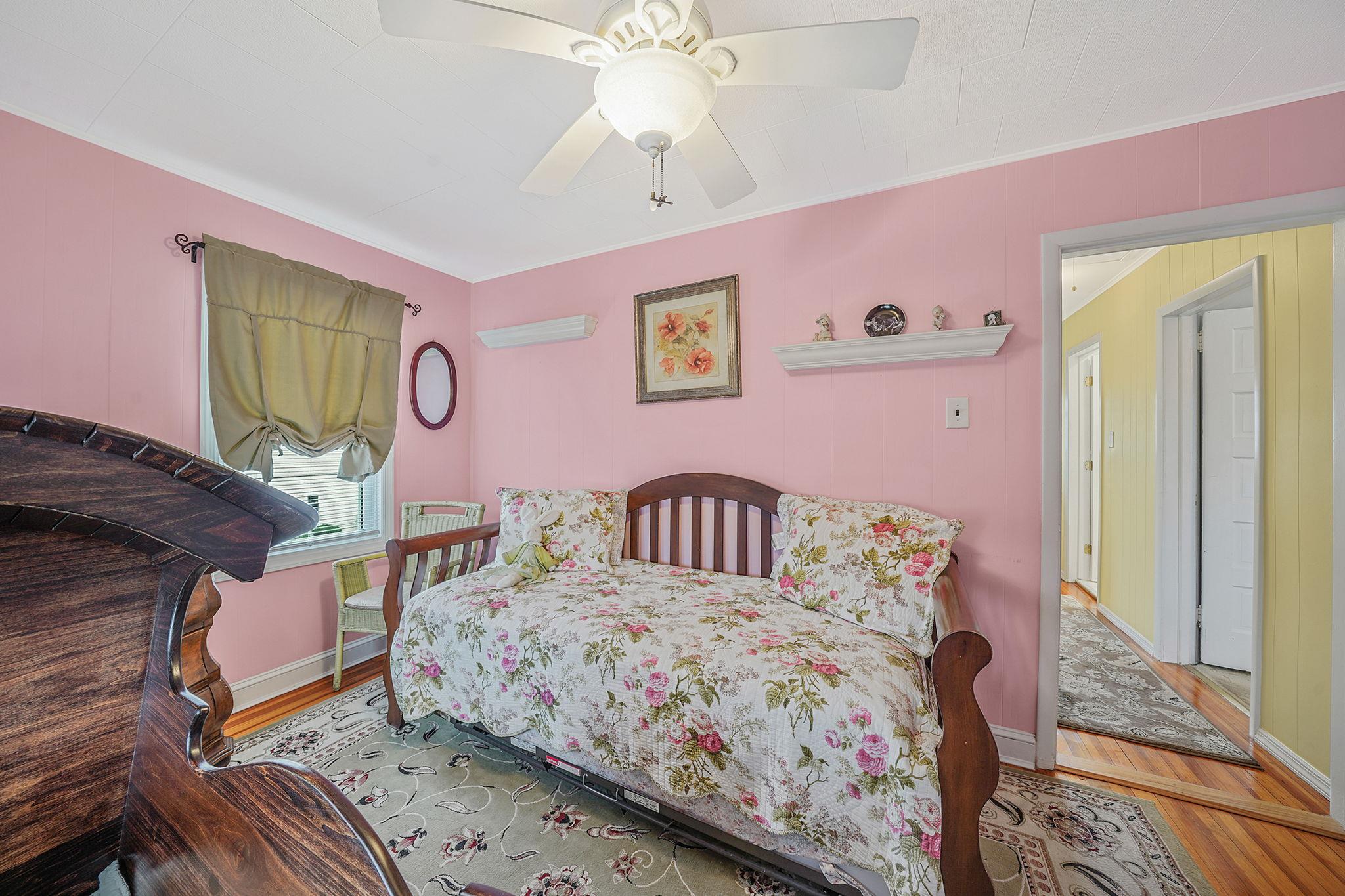 30 Scranton Avenue, Lynbrook, New York image 21