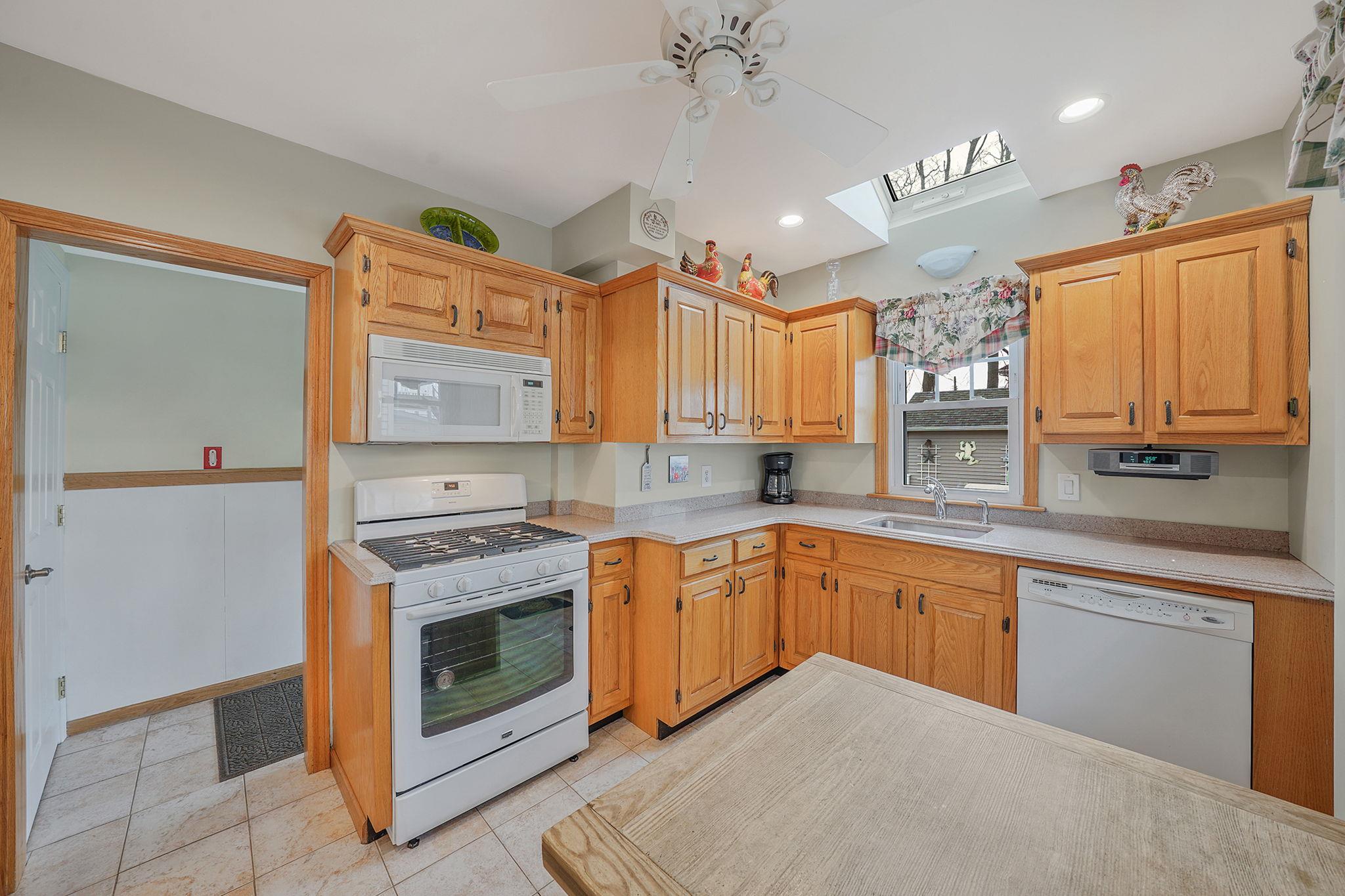 30 Scranton Avenue, Lynbrook, New York image 11