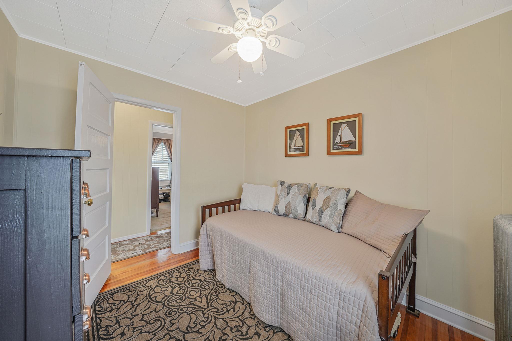 30 Scranton Avenue, Lynbrook, New York image 19