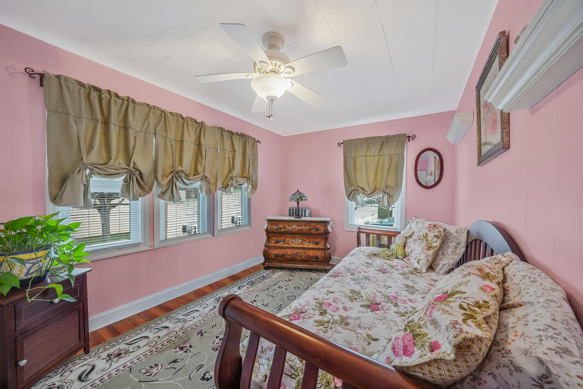 30 Scranton Avenue, Lynbrook, New York image 20