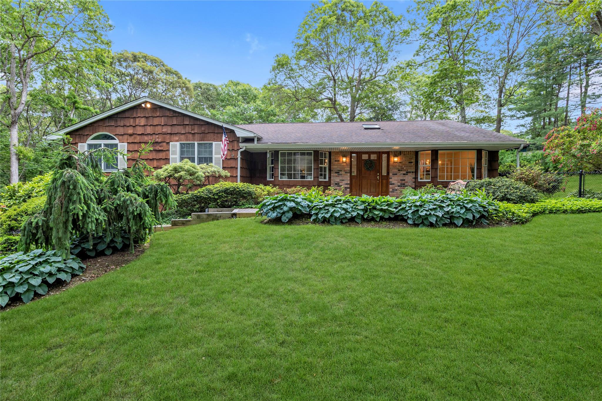 Warner Road, Huntington, Hamptons, NY - 4 Bedrooms  
3 Bathrooms - 