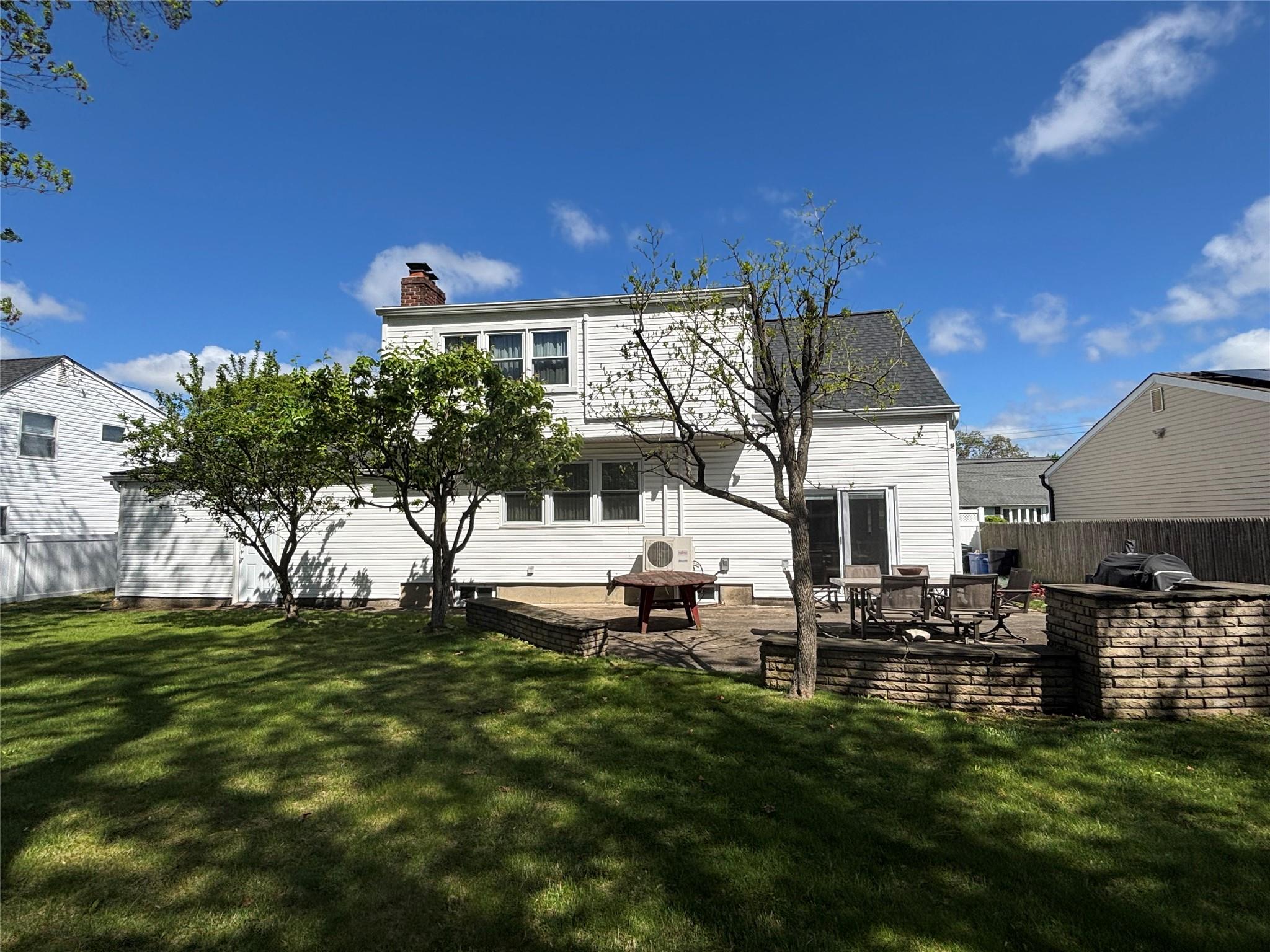 524 Davis Street, North Babylon, New York image 38