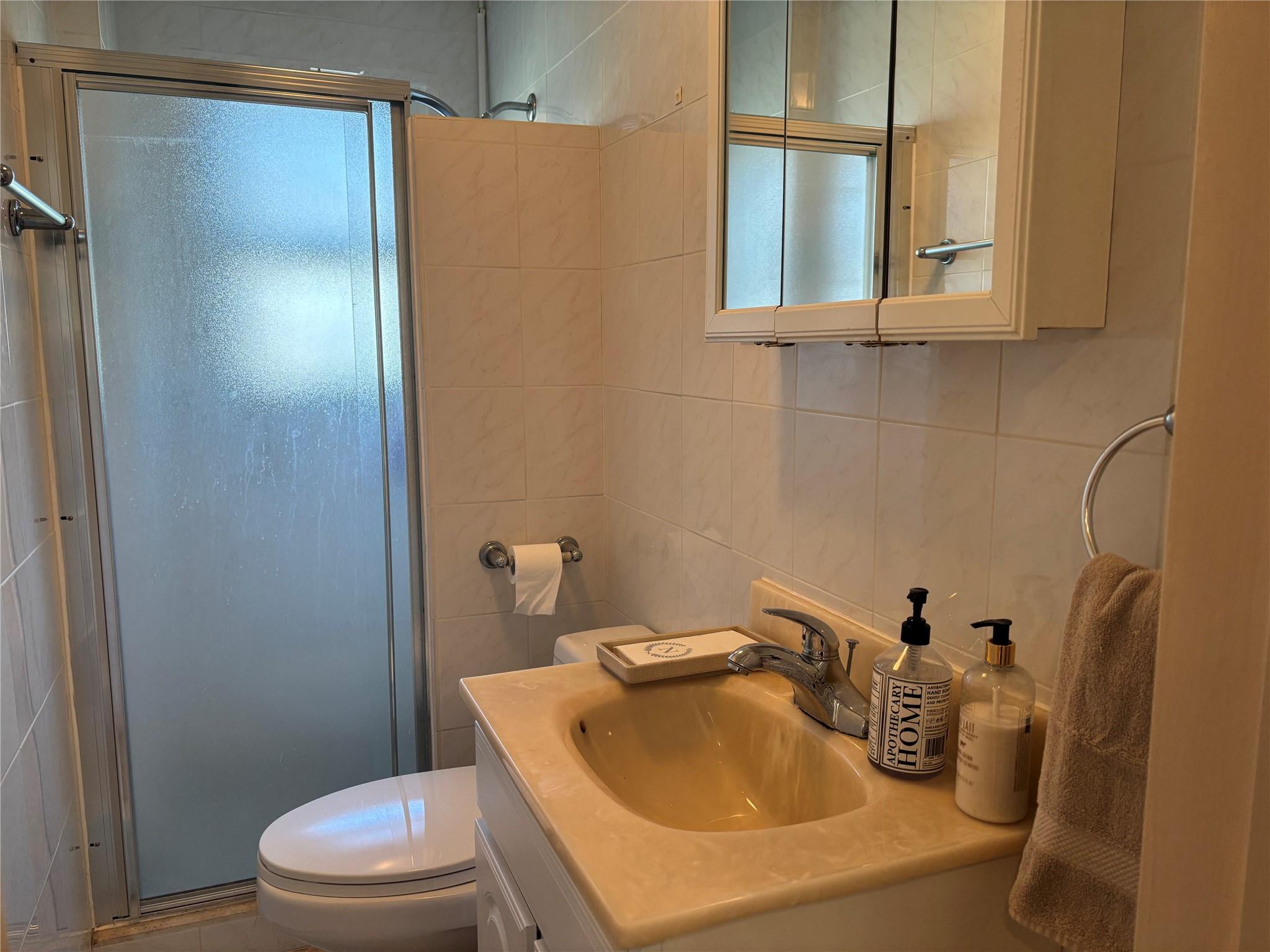 524 Davis Street, North Babylon, New York image 33