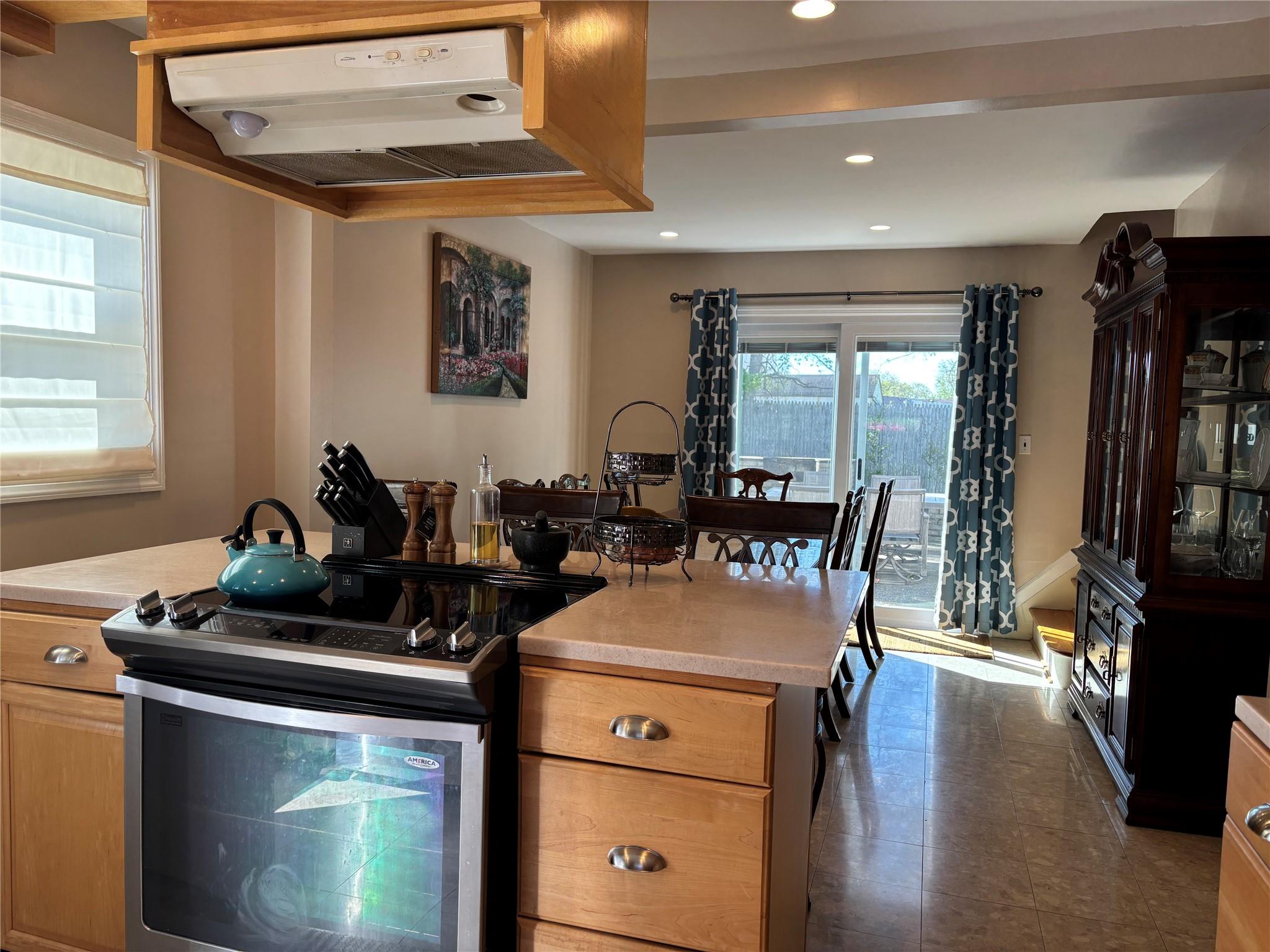 524 Davis Street, North Babylon, New York image 14