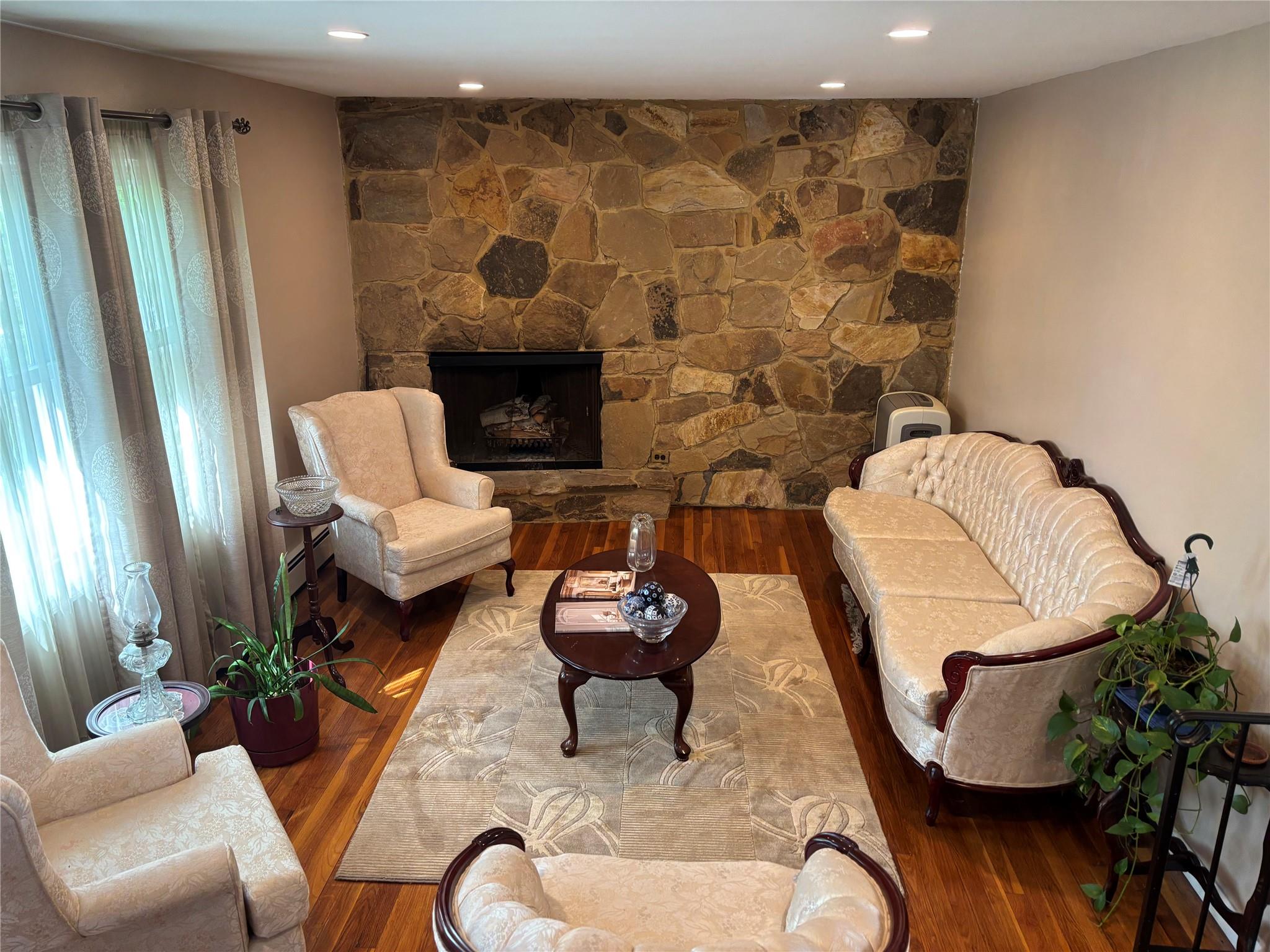 524 Davis Street, North Babylon, New York image 4