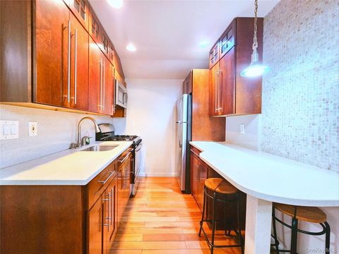 Homes For Sale - 14018 33rd Avenue #104<br/> Flushing, NY 11354