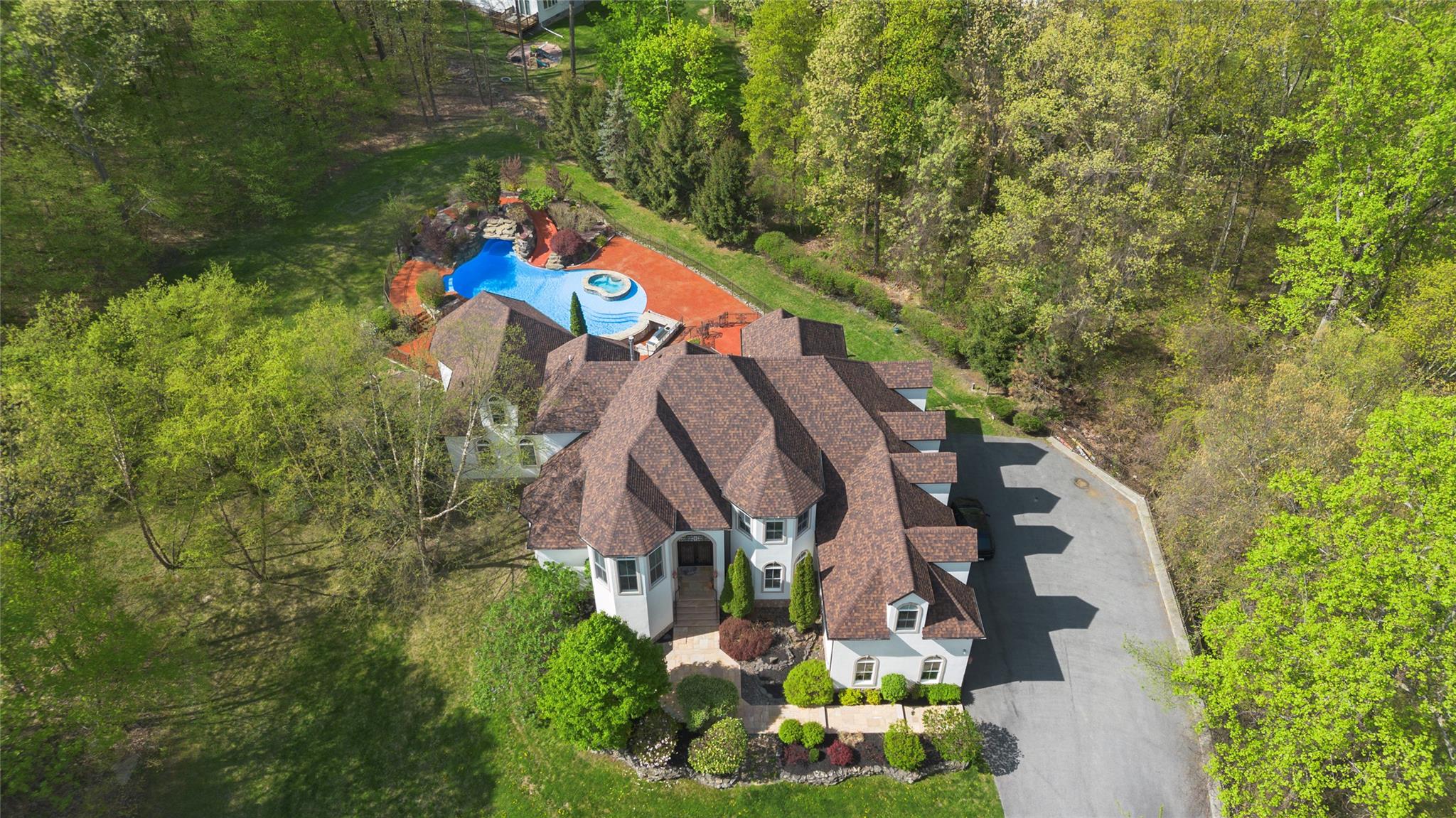 9 Quail Ridge Road, Hyde Park, New York image 2
