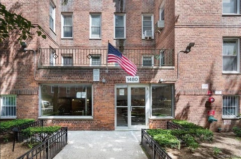Homes For Sale - 1480 Thieriot Avenue #5F<br/> Bronx, NY 10460