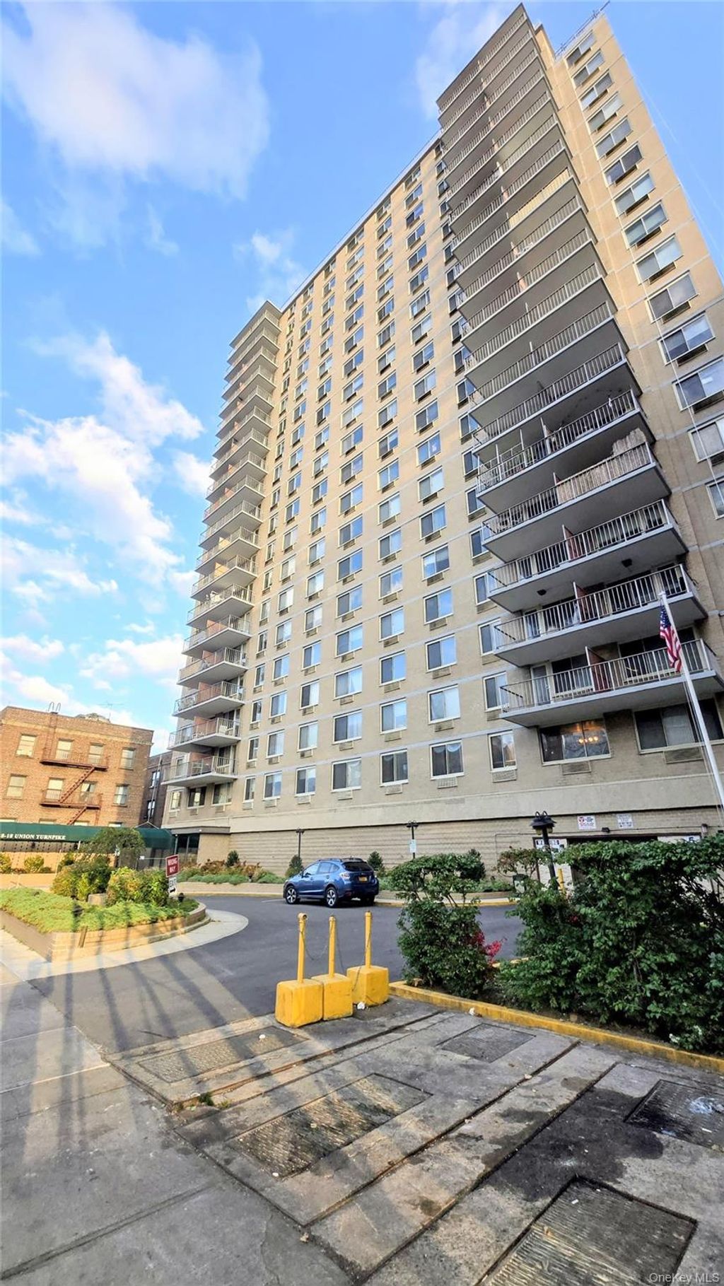 Photo of 118-18 Union Tpke Turnpike #Apt 4B, Kew Gardens, NY 11415 (MLS # 928177)