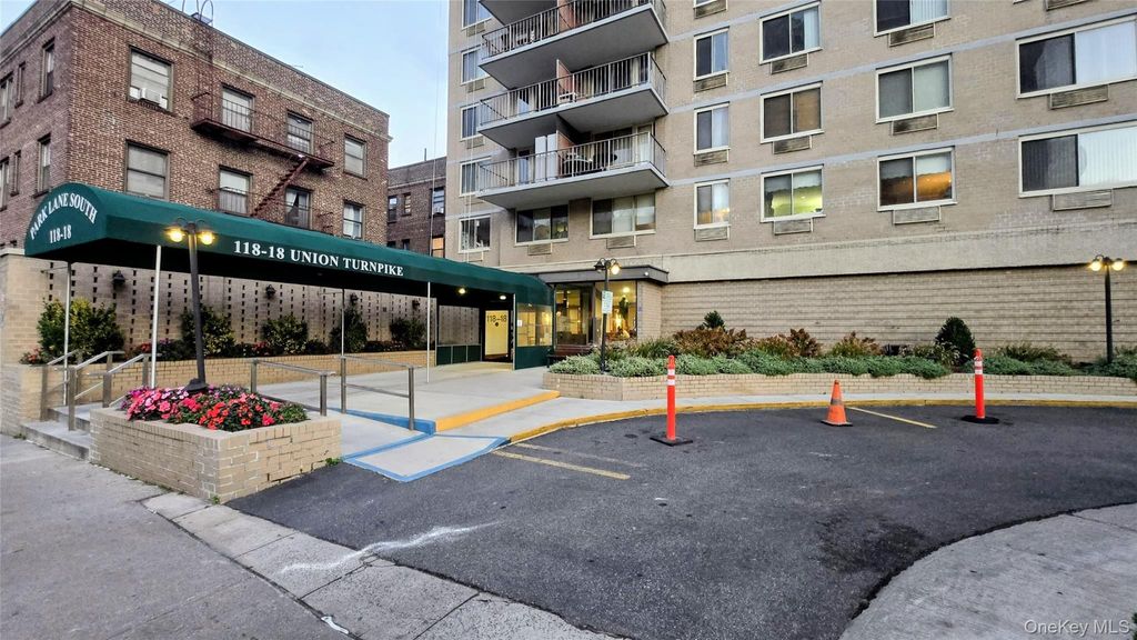 Photo of 118-18 Union Tpke Turnpike #Apt 4B, Kew Gardens, NY 11415 (MLS # 928177)