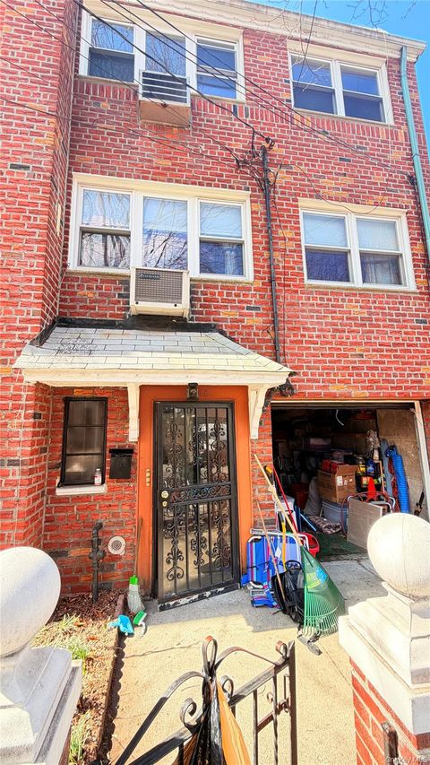 41-18 149th Pl Flushing NY 11355