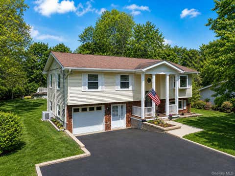 Homes For Sale - 14 Foxwood Drive<br/> Newburgh, NY 12550
