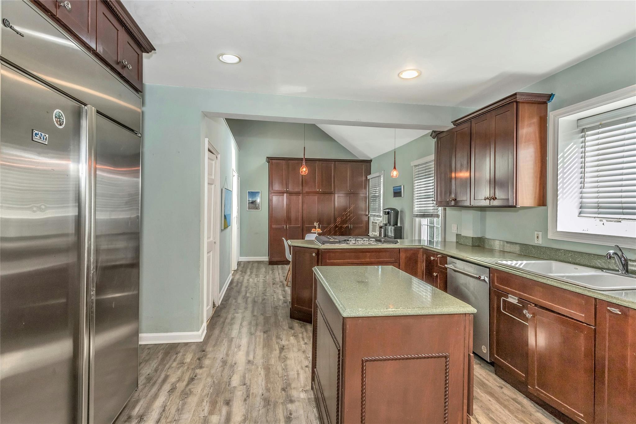 3 Demott Avenue, Rockville Centre, New York image 10