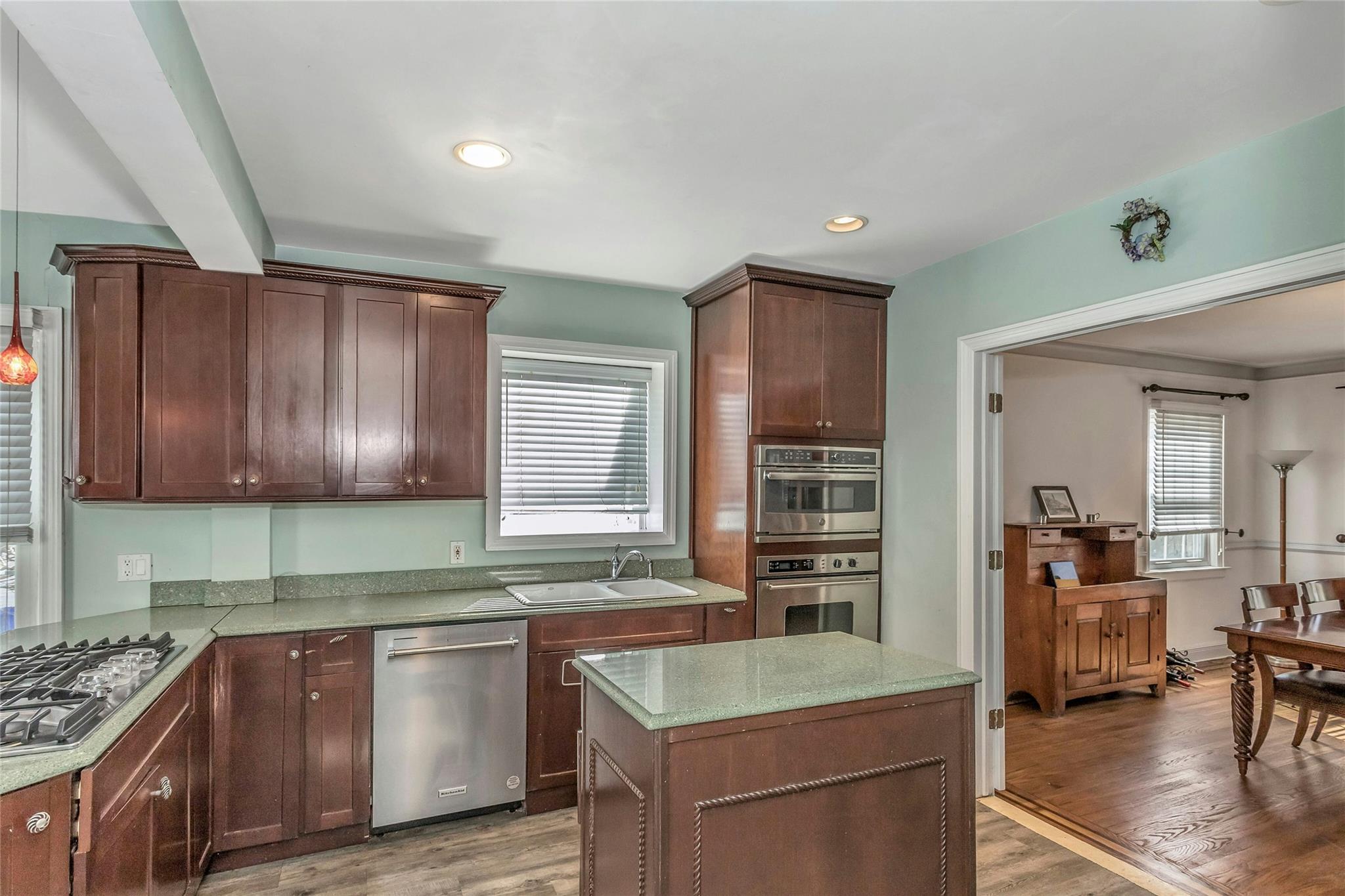 3 Demott Avenue, Rockville Centre, New York image 11