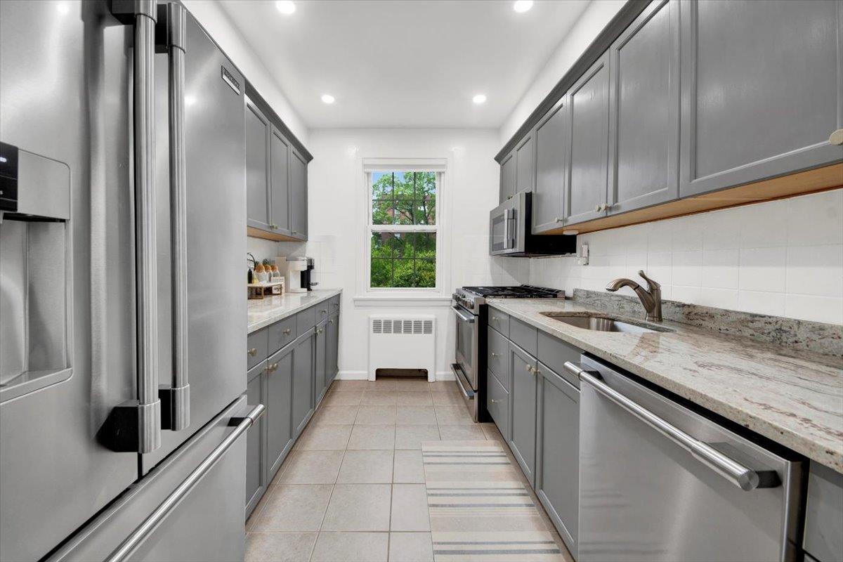 29 Lawrence Park Crescent #29, Bronxville, New York image 6