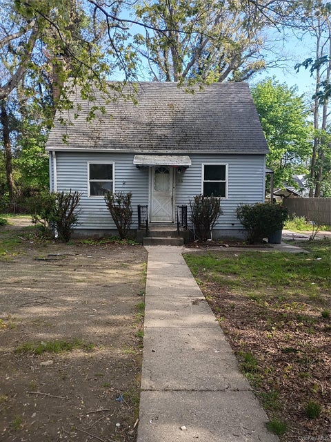 Homes For Sale - 16 Neighborhood Road<br/> Mastic Beach, NY 11951