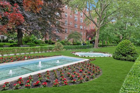 Homes For Sale - 76-35 113 Street #3M<br/> Forest Hills, NY 11375