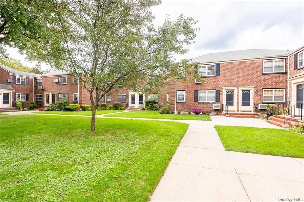 Property for Sale at 73 Avenue Lower, Oakland Gardens, Queens, NY - Bedrooms: 2 
Bathrooms: 1 
Rooms: 5  - $370,000