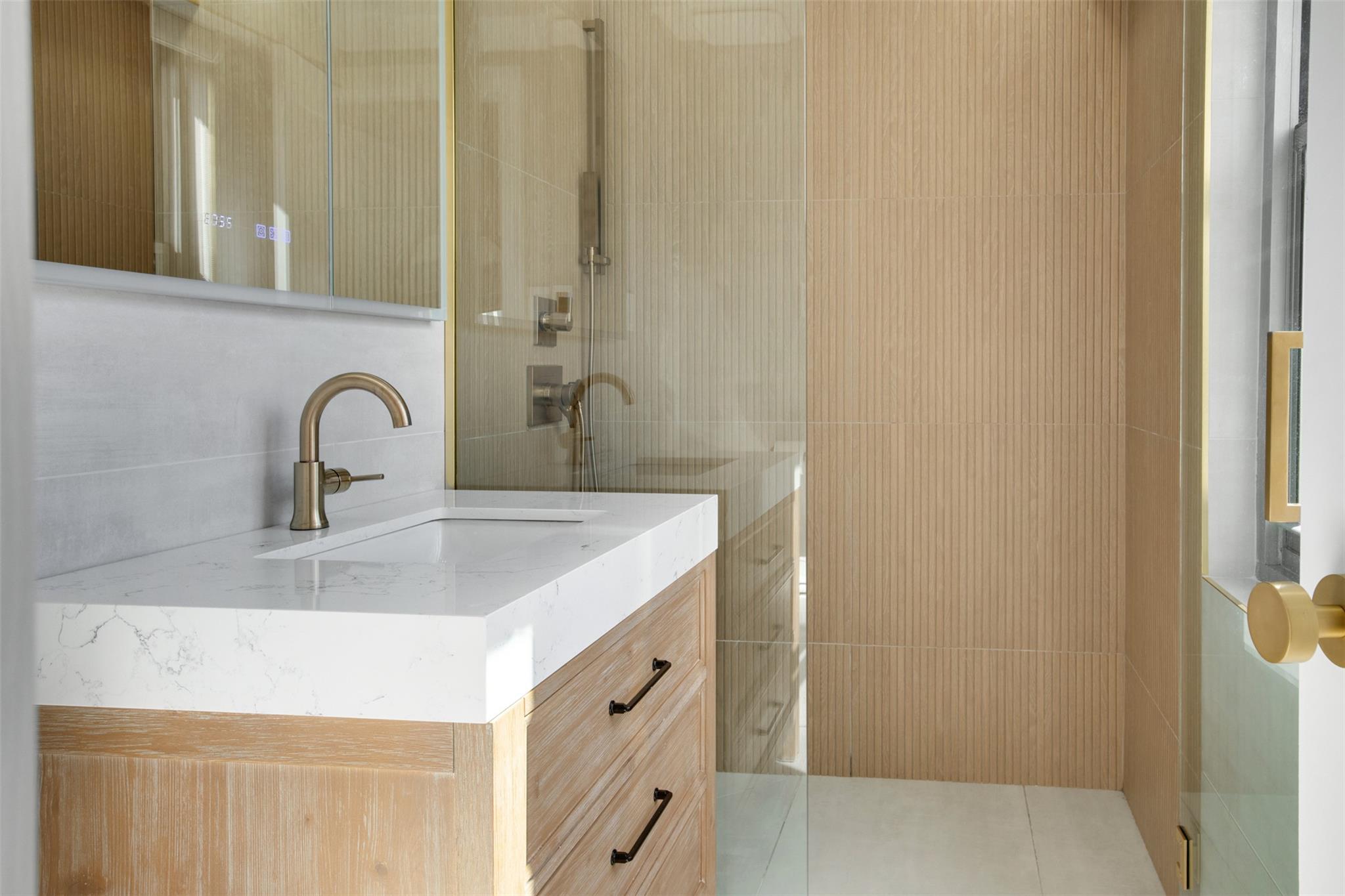 Hempstead, New York 11558, United States, 2 Bedrooms Bedrooms, ,2 BathroomsBathrooms,Residential,Active,25919