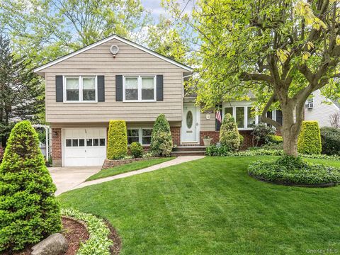 Homes For Sale - 38 Pell Terrace<br/> Nassau County, Garden City, NY 11530