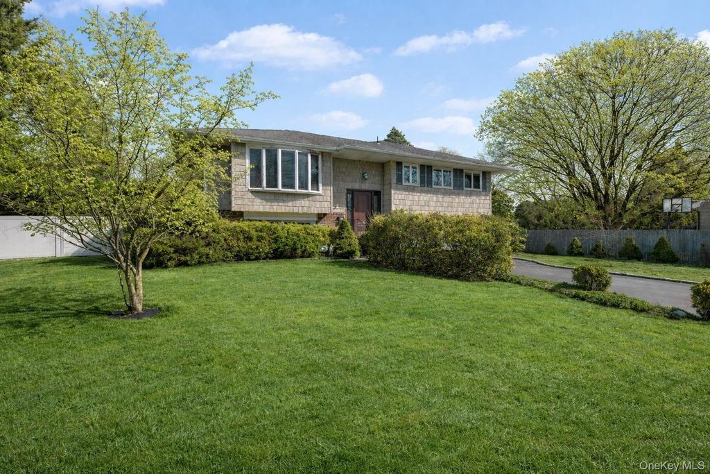 Photo of 4 Basill Lane, East Northport, NY 11731 (MLS # 979226)