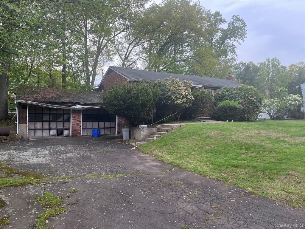 Photo of 7 Radcliff Drive, New City, NY 10956 (MLS # 992508)