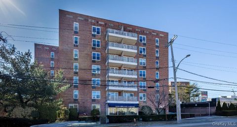 Photo of 1296 Midland Avenue #B2, Yonkers, NY 10704 (MLS # 930992)