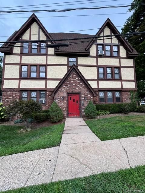Photo of 44 Oakwood Road #1E, Huntington, NY 11743 (MLS # 1029056)