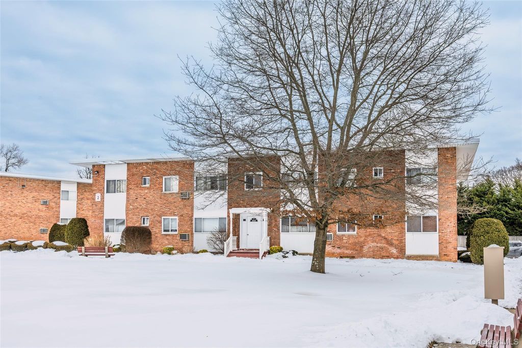 Photo of 355 Route 111 #23, Smithtown, NY 11787 (MLS # 960481)