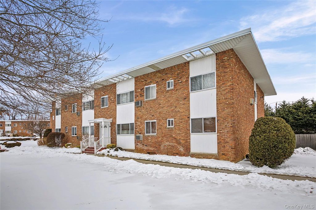 Photo of 355 Route 111 #23, Smithtown, NY 11787 (MLS # 960481)