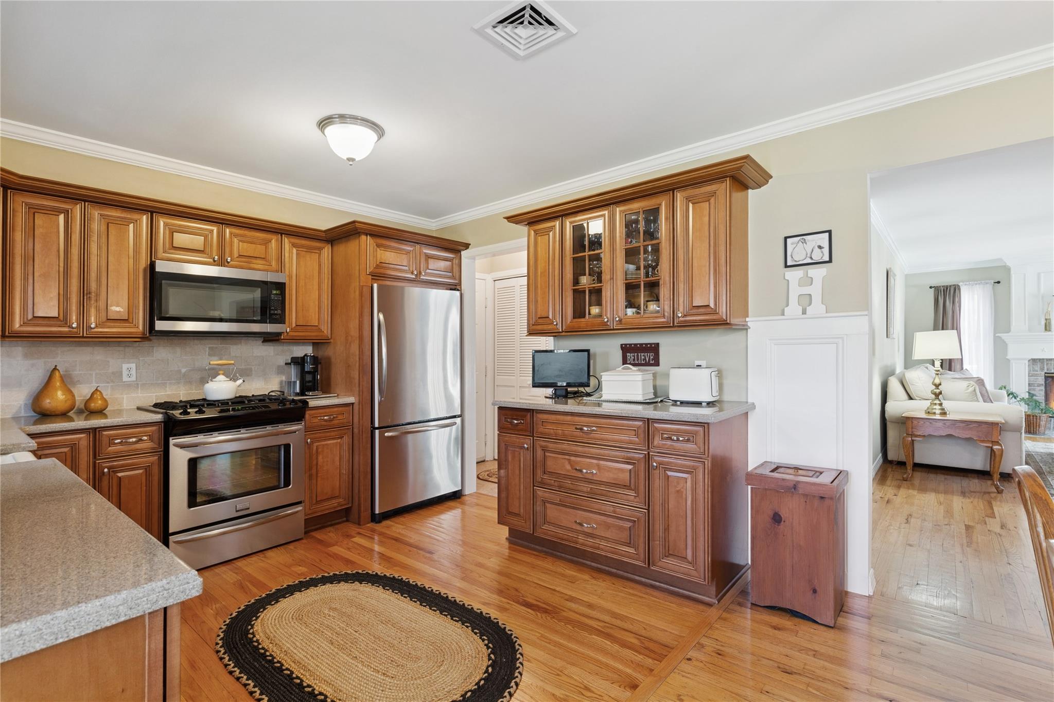 14 Cedar Street, Moriches, New York image 5