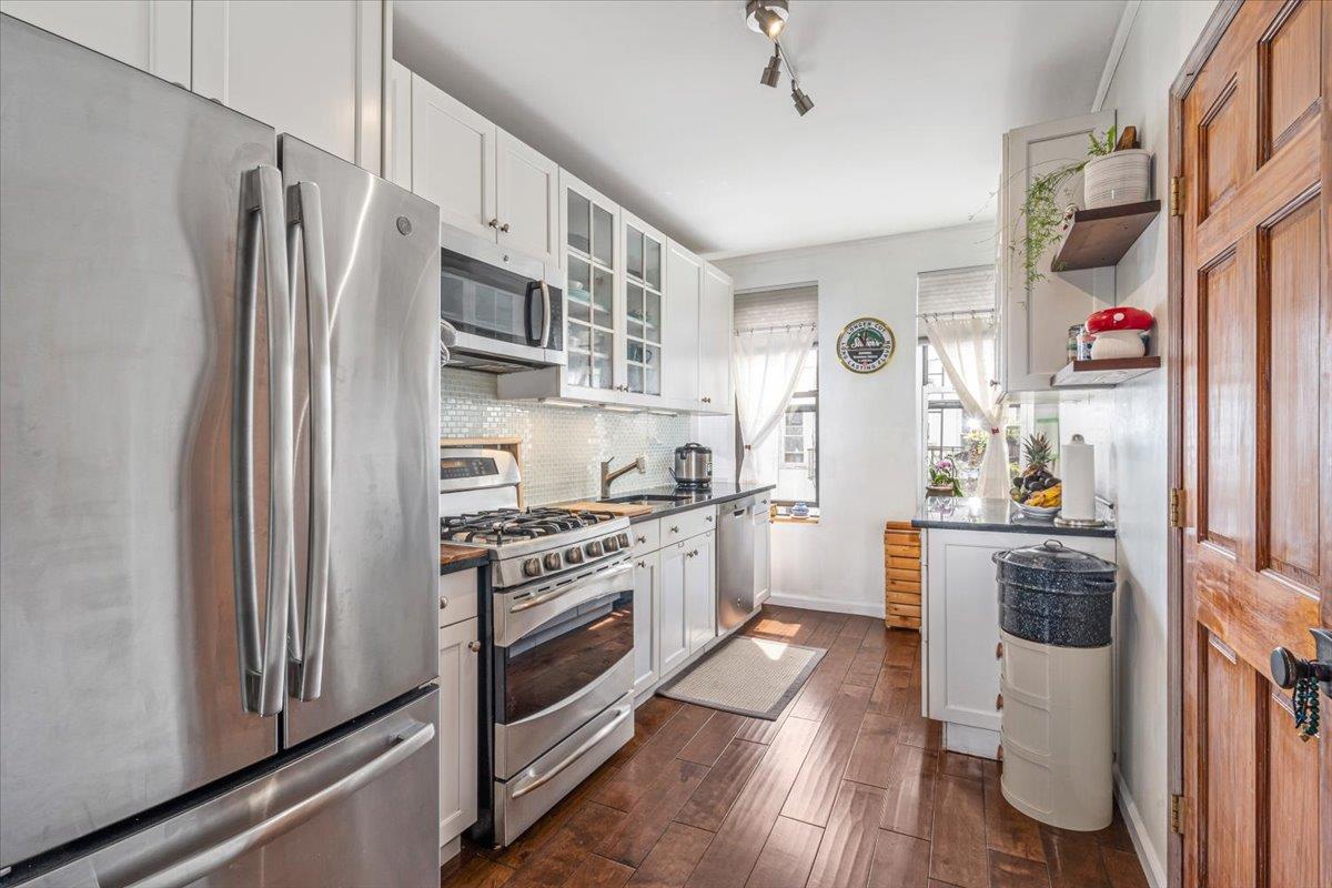 1714 Palmetto Street #3L, Ridgewood, New York image 2