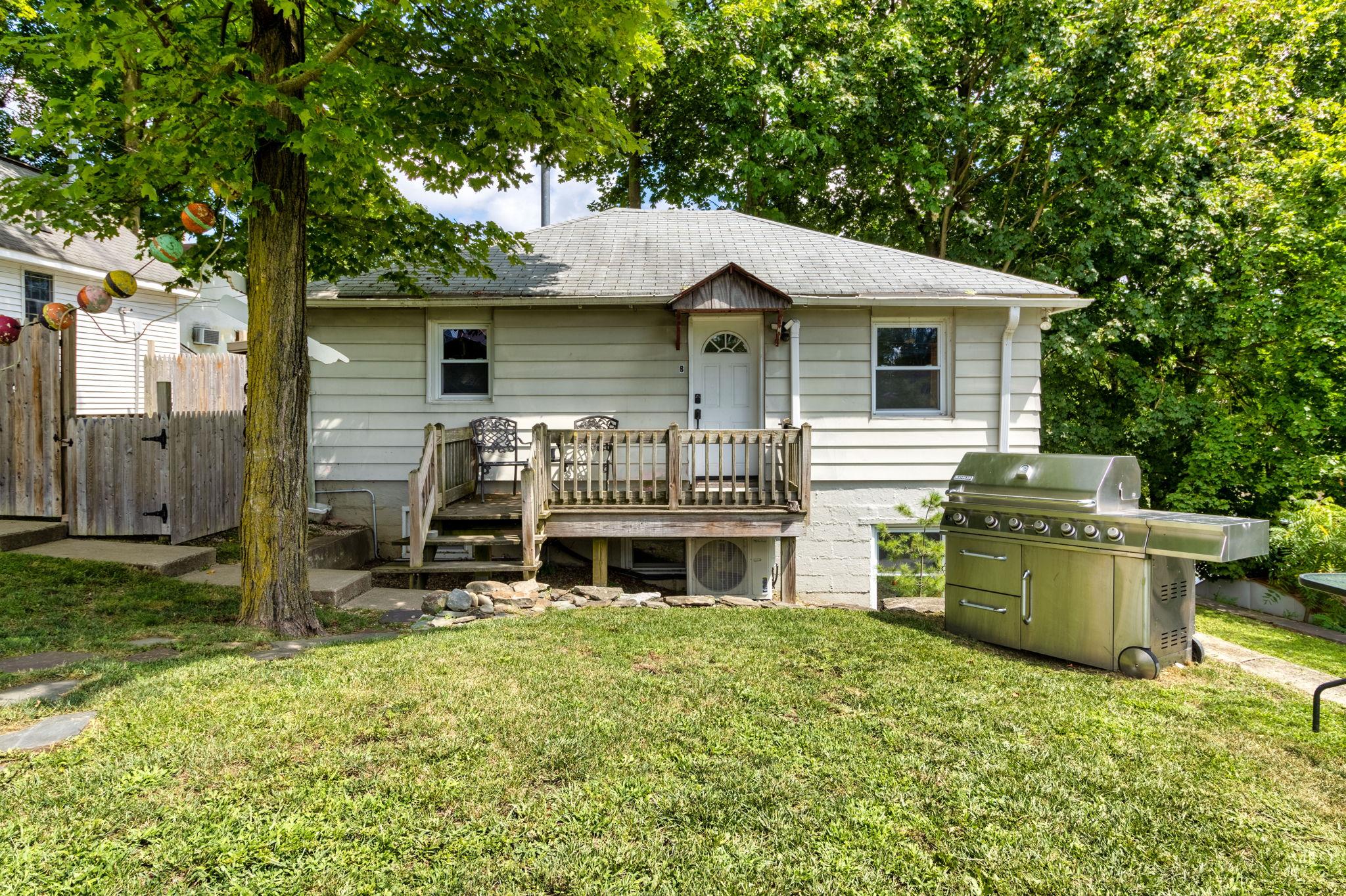 Windermere Avenue A, Greenwood Lake, New York - 1 Bedrooms  
1 Bathrooms  
4 Rooms - 