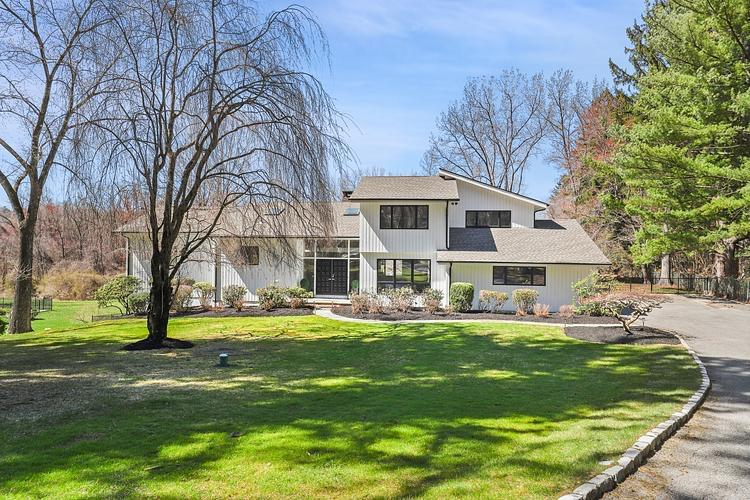 25 Round Hill Road, Armonk, New York image 4